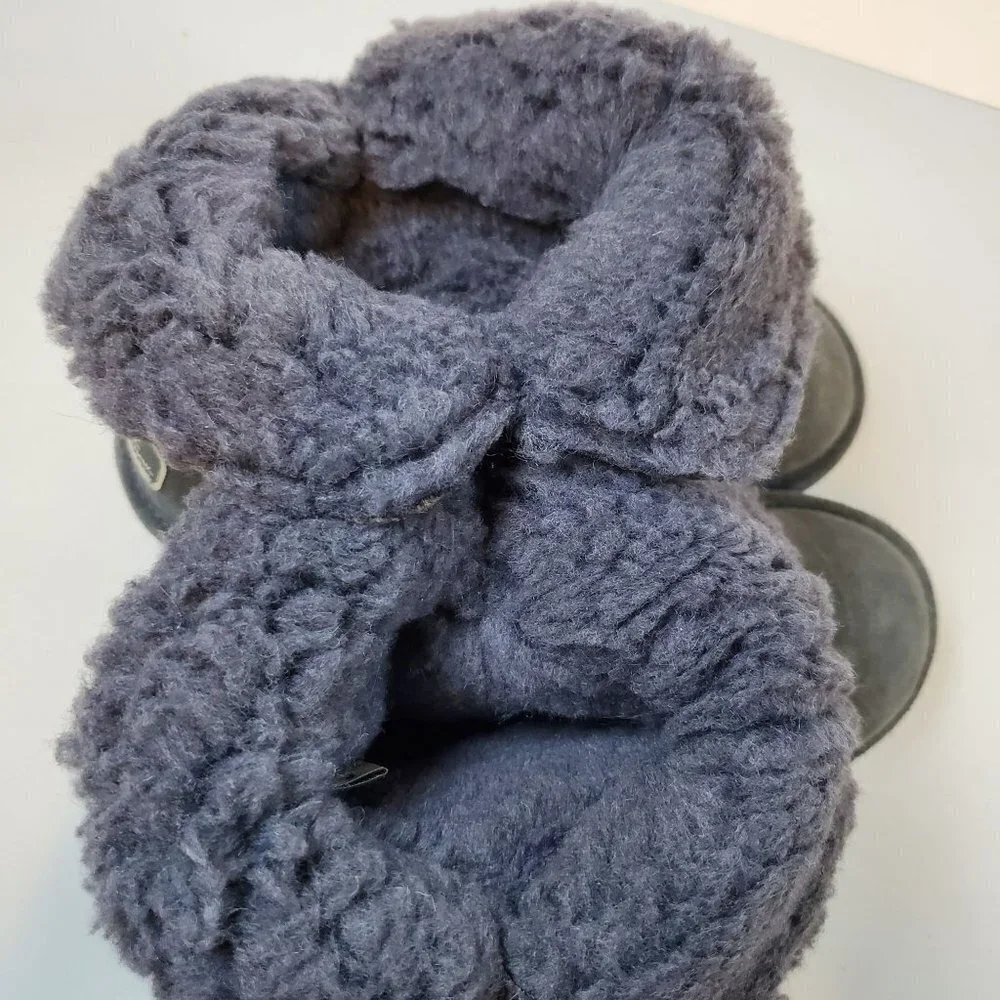 BearPaw Geneva Winter Boots Short Suede Wool Lined Sheepskin Ribbon 7 Womens